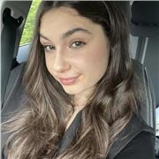 Laureanda in Digital Management offre ripetizioni di inglese e aiuto compiti per tutte le materia esclusa matematica e fisica